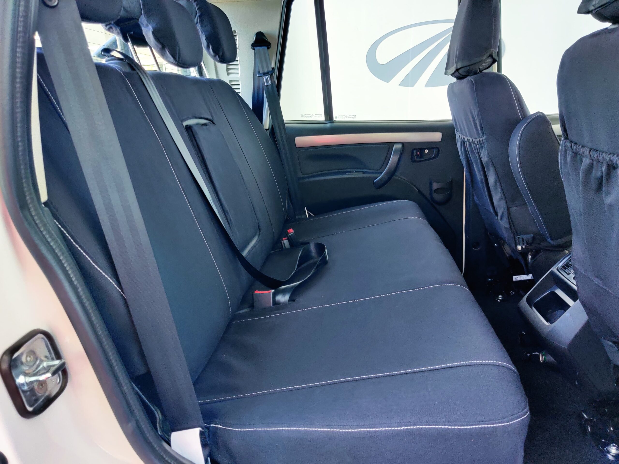 Karoo Mahindra Double Cab Seat covers with Back Armrest - Image 7