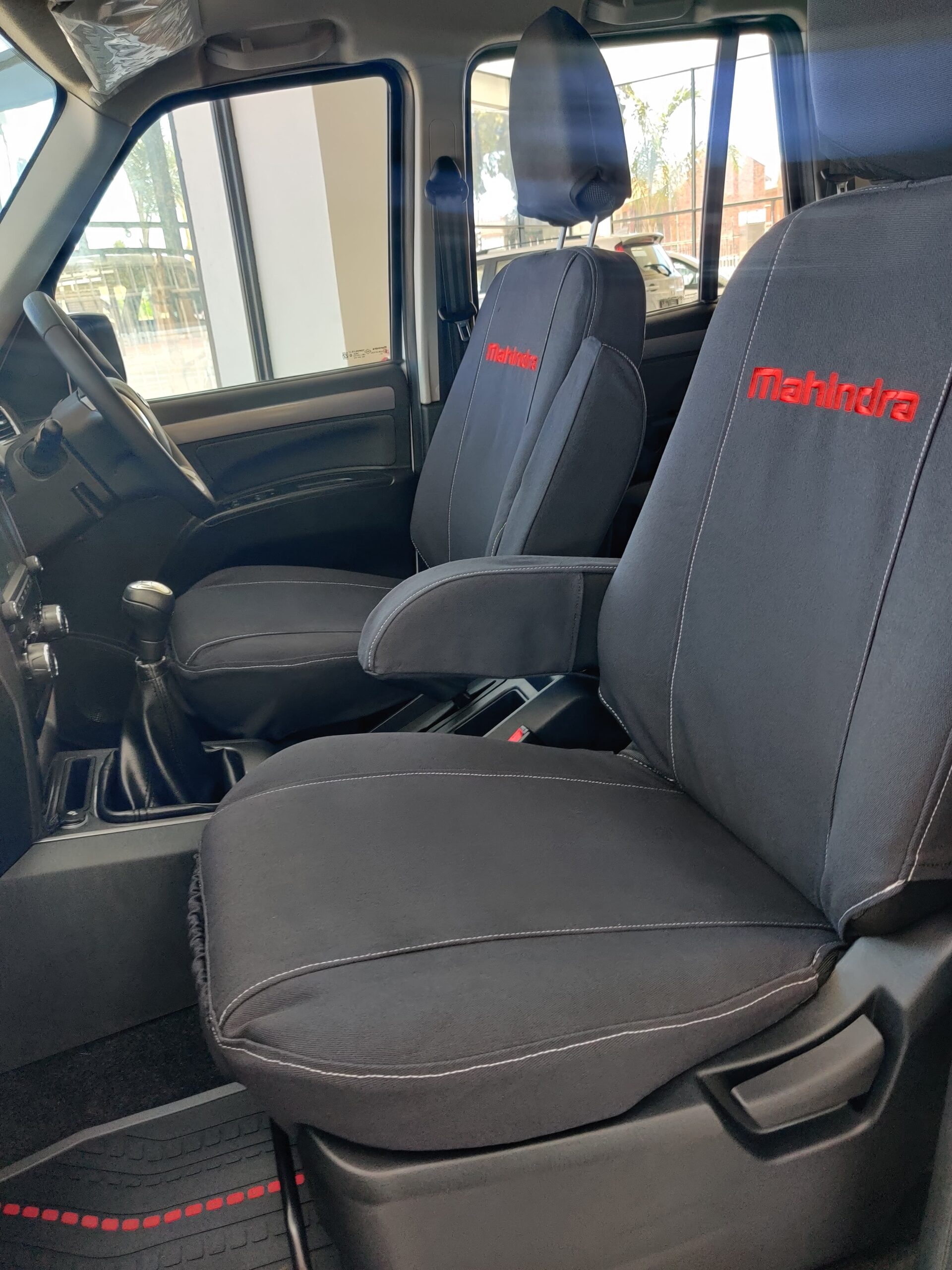 Karoo Mahindra Double Cab Seat covers with Back Armrest - Image 6