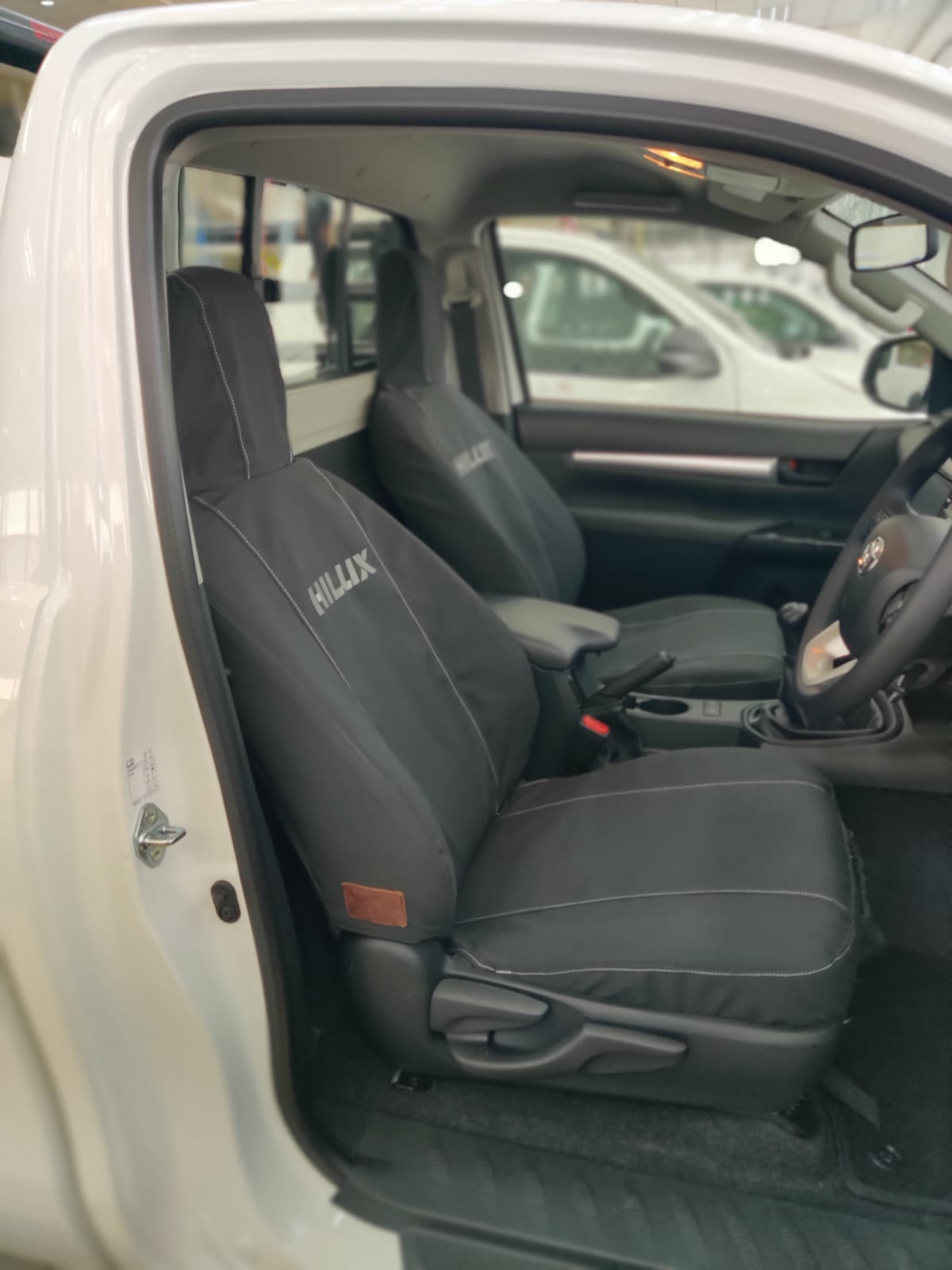 Hilux Highline Seat covers - Image 5