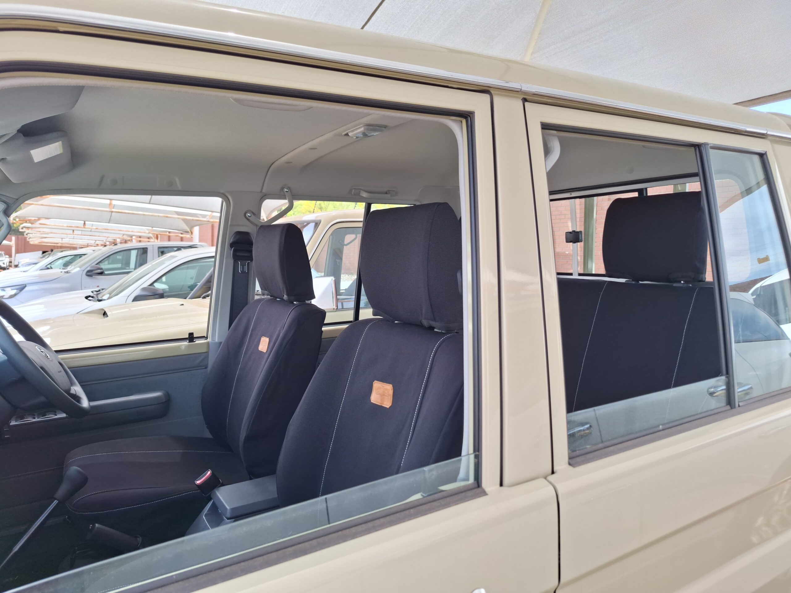 Toyota Cruiser Double Cab - Image 5