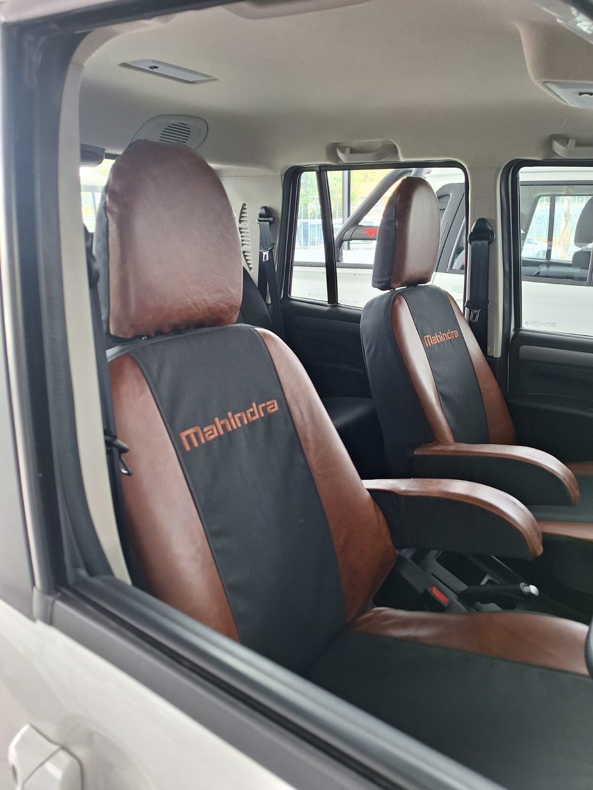 Mahindra S6 Deluxe - Image 6