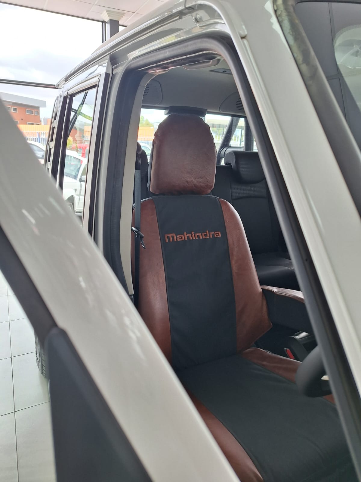 Mahindra S6 Deluxe - Image 5