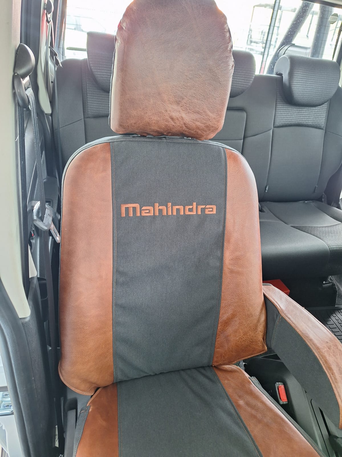 Mahindra S6 Deluxe - Image 7