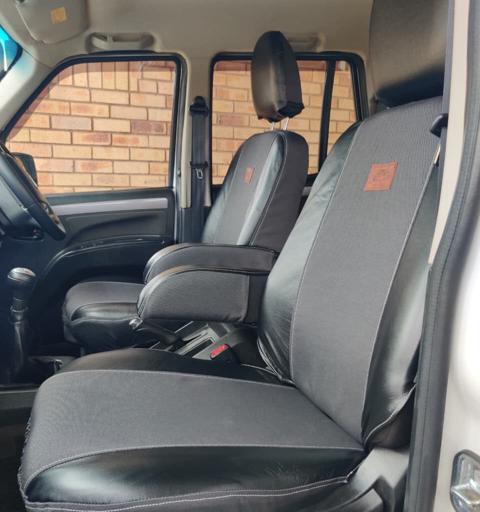 Deluxe Mahindra Double Cab