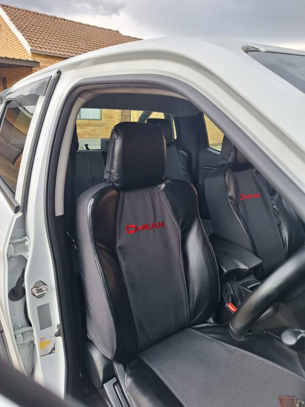Isuzu D-Max Deluxe